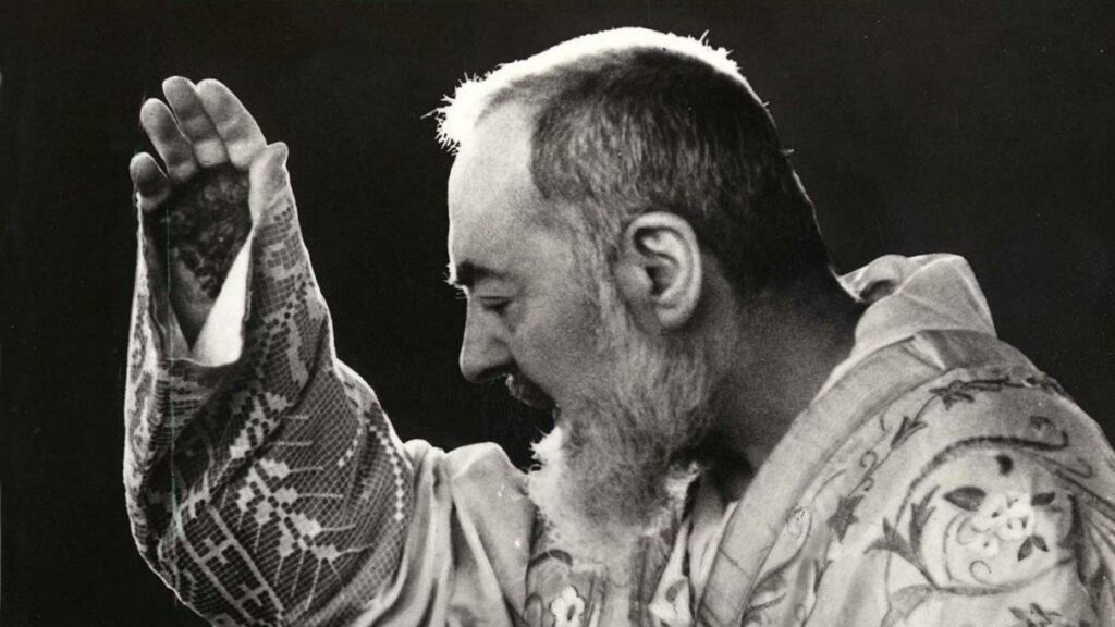 Padre Pio: uma vida de santidade e dons extraordinários