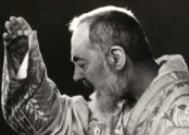 Padre Pio: uma vida de santidade e dons extraordinários