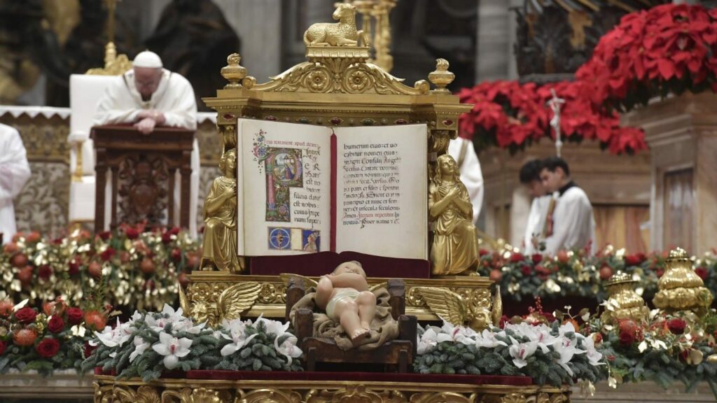 Papa Francisco celebrando a Missa do Galo por ocasião do Natal do Senhor
