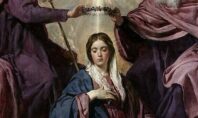 Nossa Senhora Rainha: memória e devoção