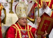 Quem é o Cardeal Raymond Leo Burke