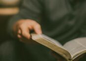 Por que precisamos da Tradição e do Magistério para entender a Bíblia?