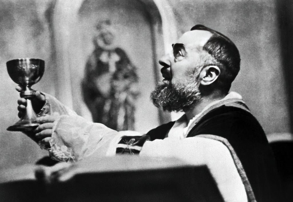 Padre Pio e a Missa: sacrifício, amor e mistério