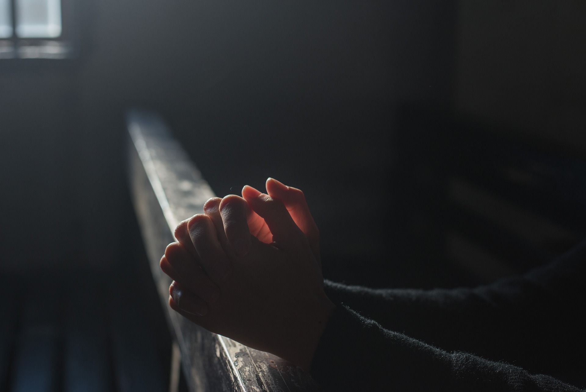 Comunhão espiritual: guia simples para compreender e praticar
