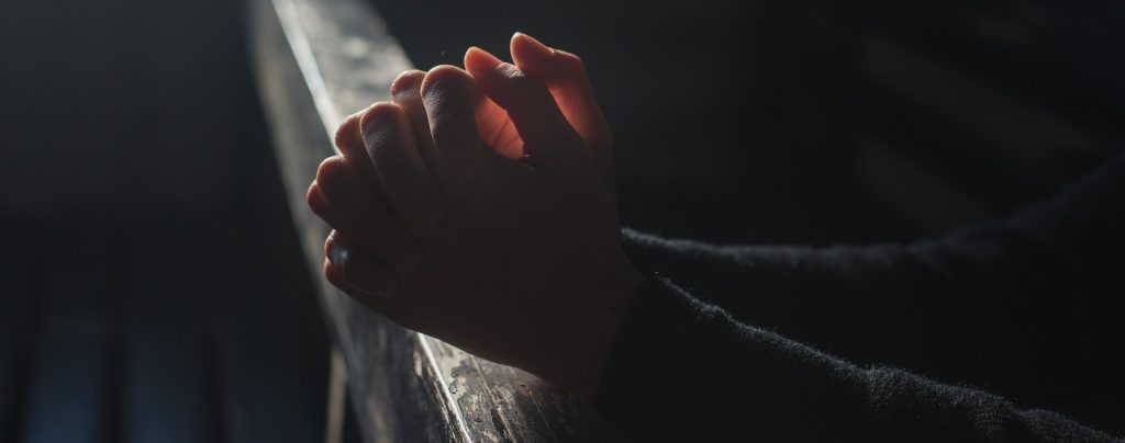 Comunhão espiritual: guia simples para compreender e praticar