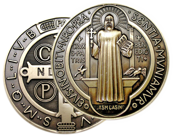 tradicional medalha da oração de são bento, frente e verso.