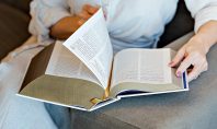 Livros sobre a Bíblia: 3 leituras para entender melhor as Escrituras